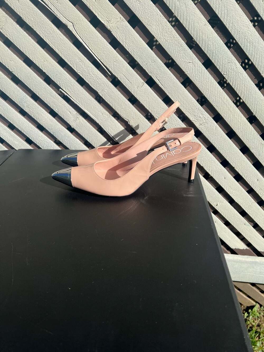 Calvin Klein Nude Patent Metal Cap Toe Slingback Pumps Size 9M - Picture 2 of 4